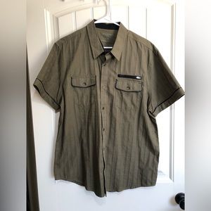 NWOT Guess Men’s Olive Short Sleeve Button Up W/Black Vegan Leather Trim Sz XL